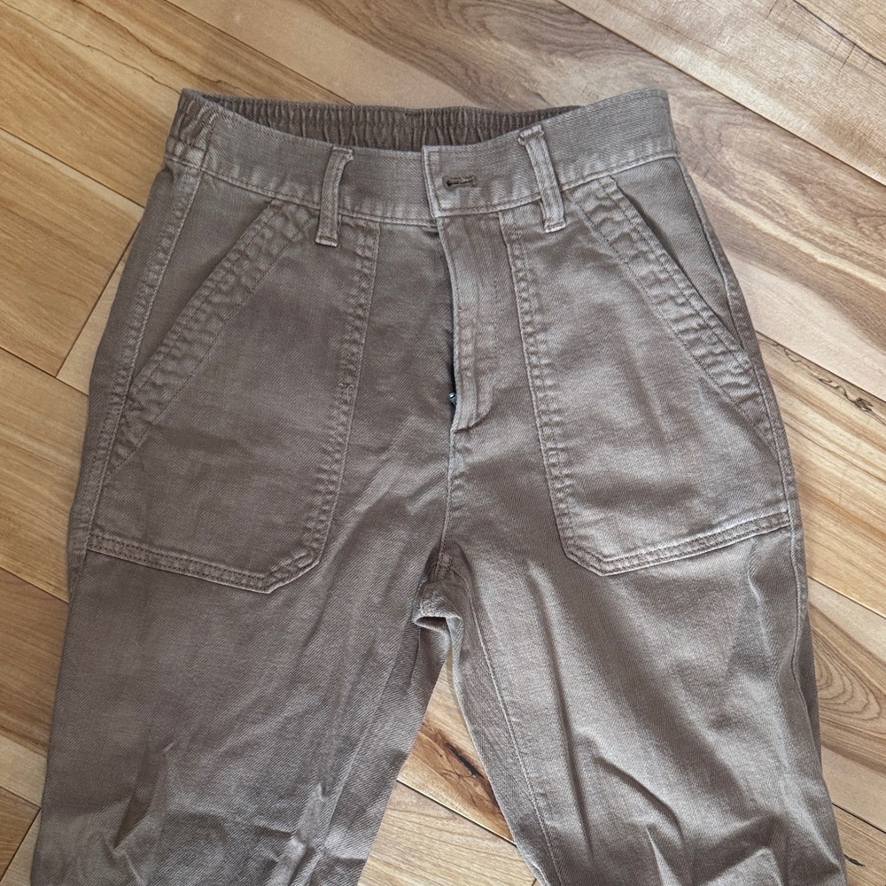 Women’s Brown Gap Cargo joggers